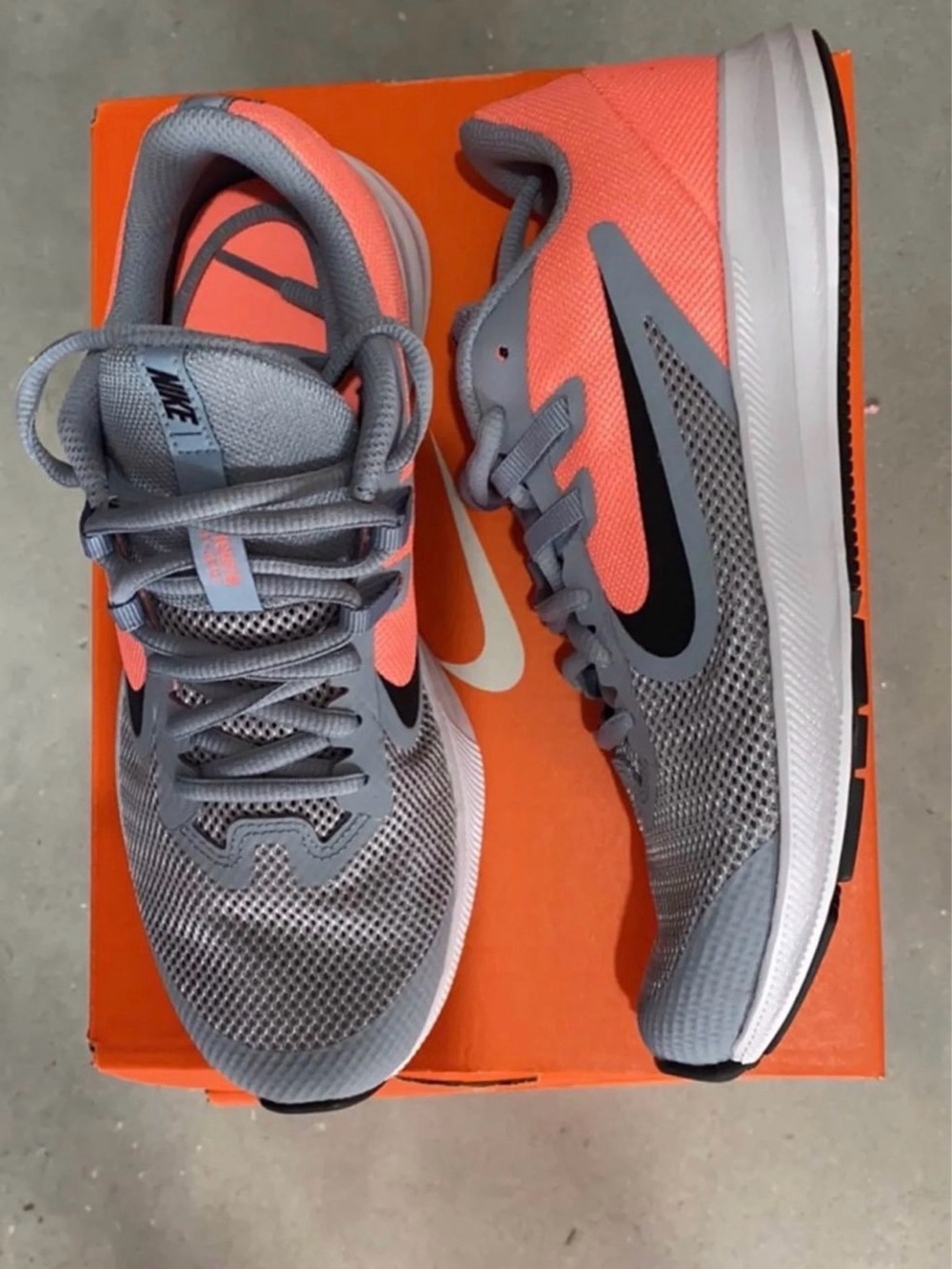 Nike girls Sz 5Y Gray and Coral Athletic Running Shoes